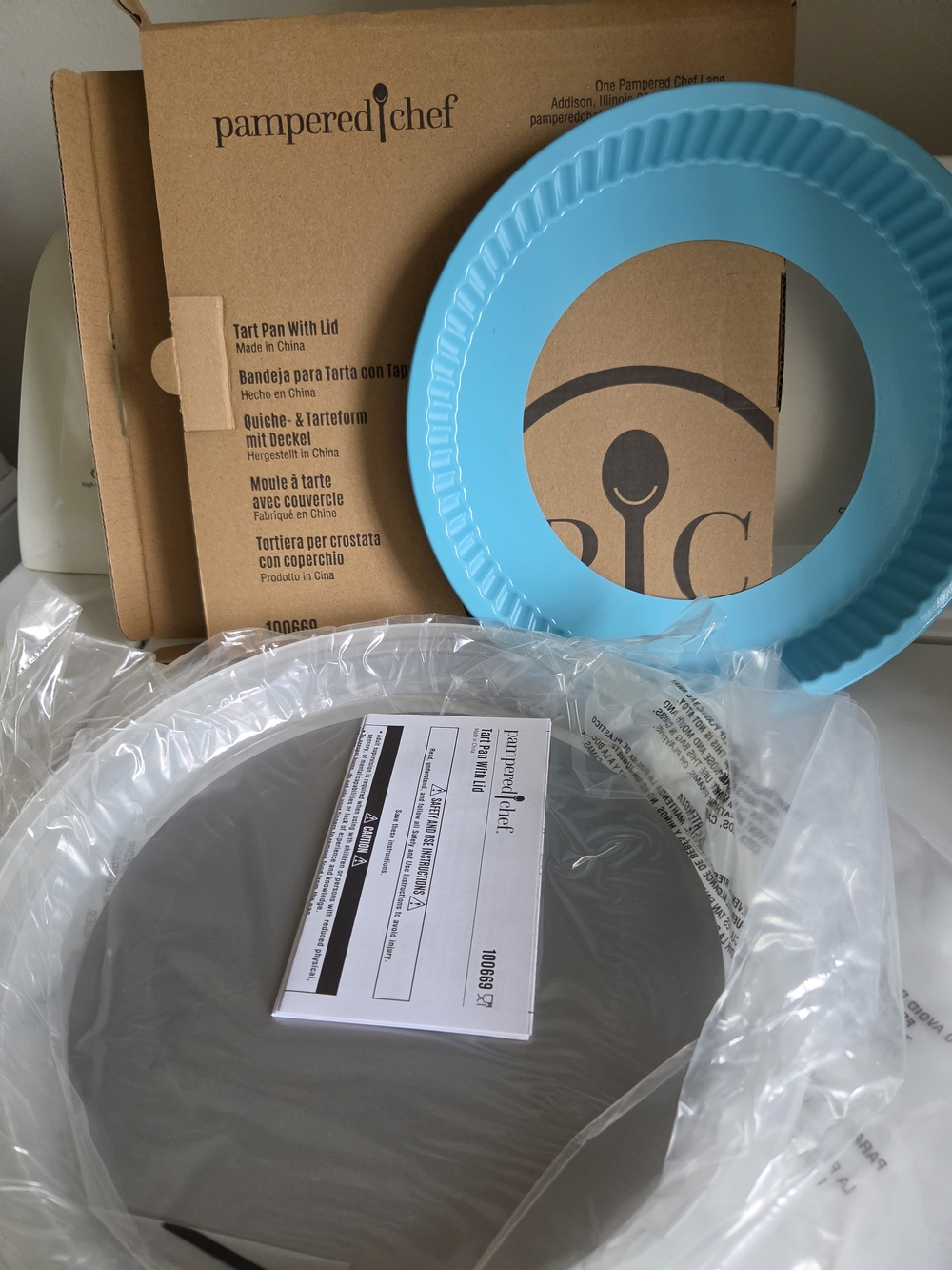 Pampered Chef Turquoise Removable-Bottom Tart Pan
